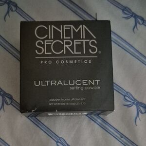 Cinema Secrets Ultralucent Setting Powder